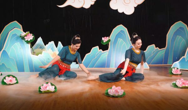 2025年贺州市群众艺术馆庆国庆艺术慕课大家...